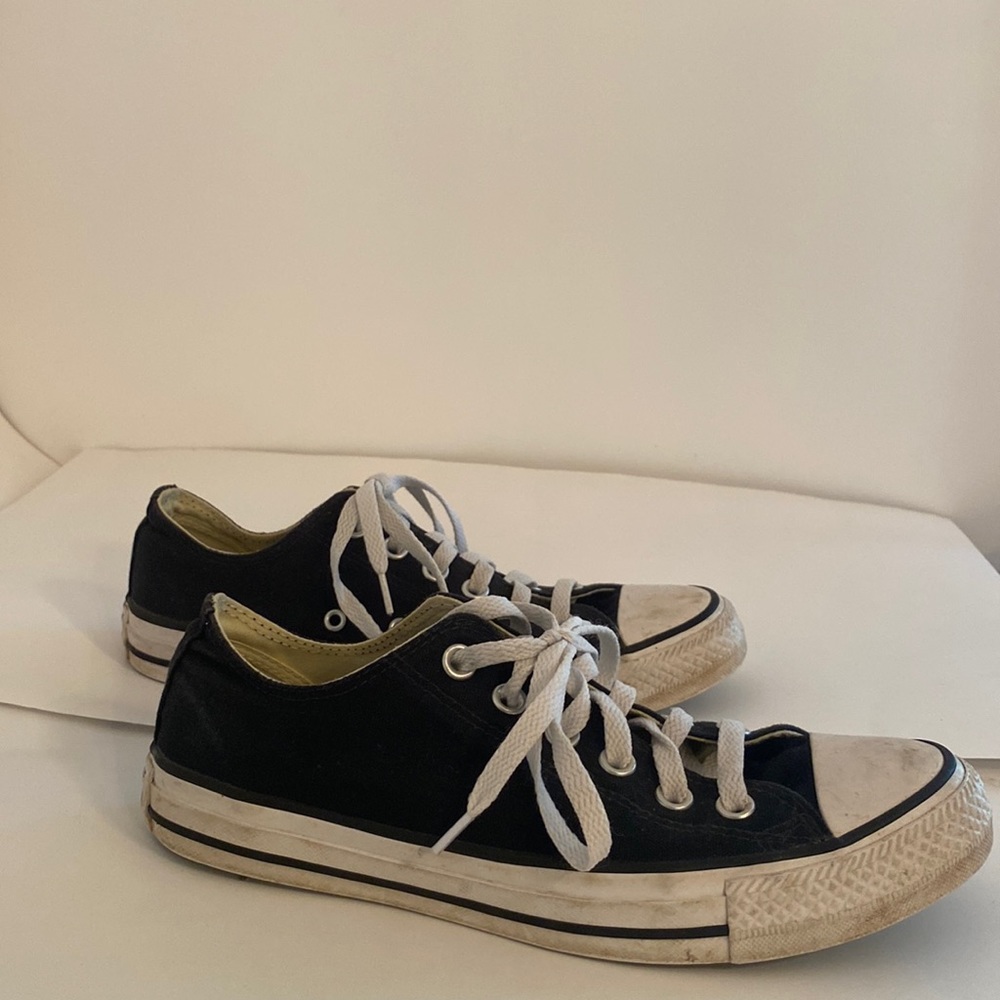 Black low top Converse!
